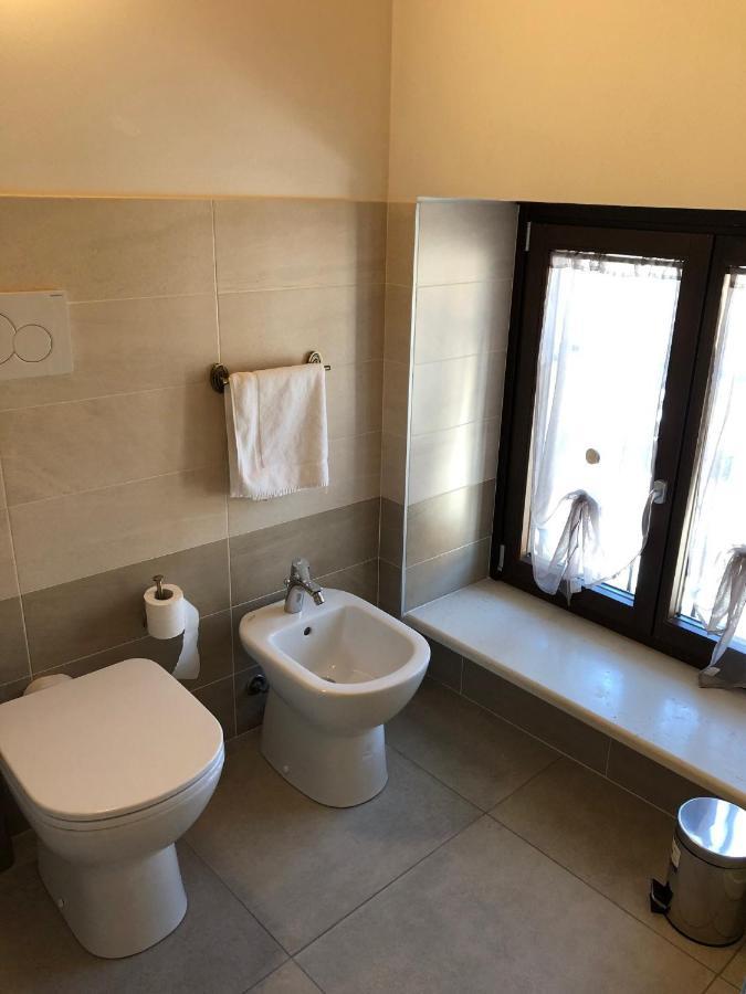 ホテル La Casa Della Ada カステルヌオーヴォ・デル・ガルダ エクステリア 写真